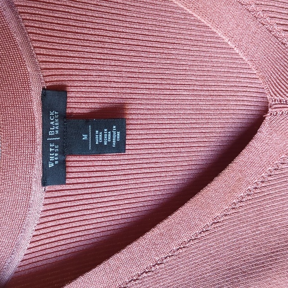 White House Black Market short sleeve ribbed top. Size M - Picture 8 of 8